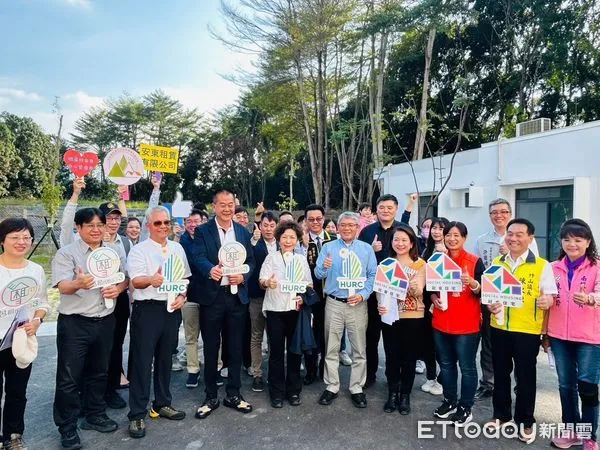 ▲立委蔡培慧邀集國土署等單位視察竹山社宅興建進度。(圖/蔡培慧競選團隊提供,下同)