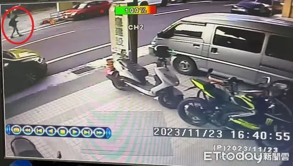 ▲台南市警麻豆分局埋伏查獲出面取款的21歲鄭姓車手,全案依法送辦。(圖/記者林東良翻攝,下同)