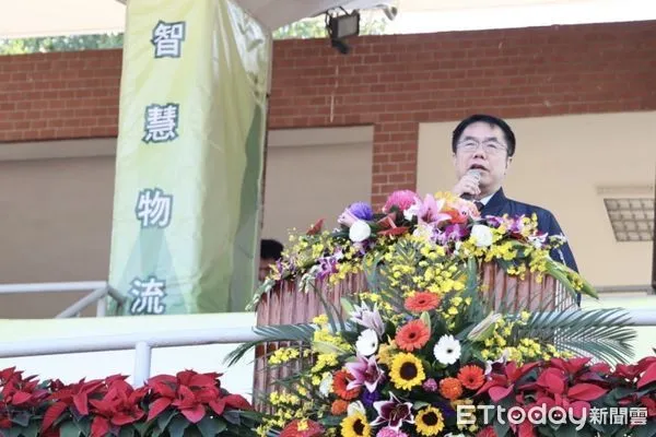 ▲中華郵政2023年員工運動大會,25日於國立成功大學光復校區運動場隆重登場,台南市長黃偉哲出席為選手加油。(圖/記者林東良翻攝,下同)