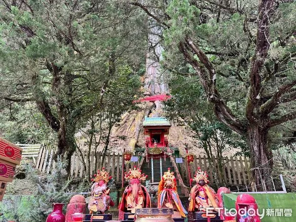 ▲望鄉分站舉行年終祭祀,敬奉山神、土地公、金樹神、中壇元帥和天上聖母等。(圖/林業保育署南投分署提供,下同)