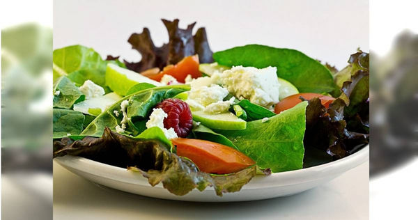 美國康乃狄克州格林威治鎮（Greenwich）一名女子艾莉森（Allison Cozzi）在連鎖餐廳Chopt Creative Salad Co.品嘗芝麻菜沙拉時，吃到一隻「人類斷指」。（示意圖／Pixabay）