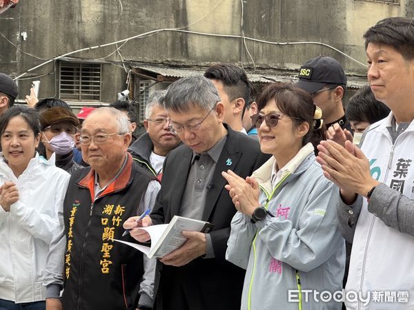 ▲▼民眾黨總統參選人柯文哲參拜湖口顯聖宮、湖口傳統市場掃街。（圖／記者袁茵攝）