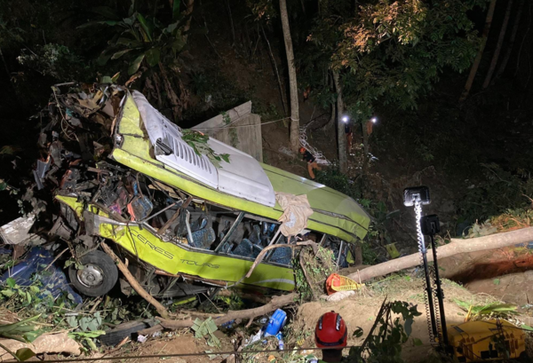 ▲▼菲律賓巴士墜崖28死。（圖／翻攝自X）