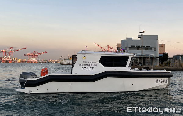 ▲▼造價522萬的警艇高P65號,今舉辦下水啟用儀式,正式正式加入高港海域執行治安維護工作。(圖/記者吳世龍翻攝)