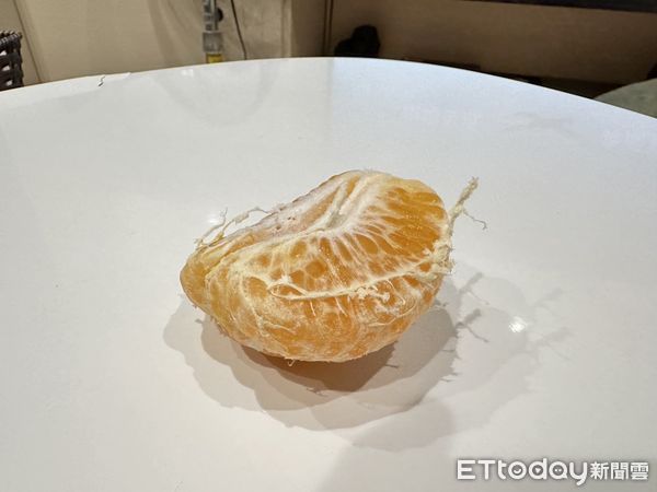 ▲▼橘子,橘絡,白絲。(圖/記者林緯平攝)