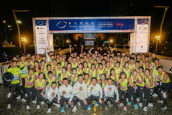 ▲2023臺北馬拉松，近3萬跑者奮力開跑。（圖／大漢行銷提供）