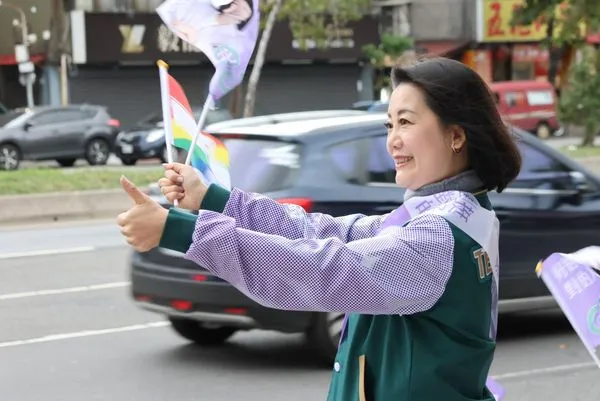 ▲▼北市第一選區立委候選人吳思瑤由助理代抽到1號。(圖/翻攝吳思瑤臉書)