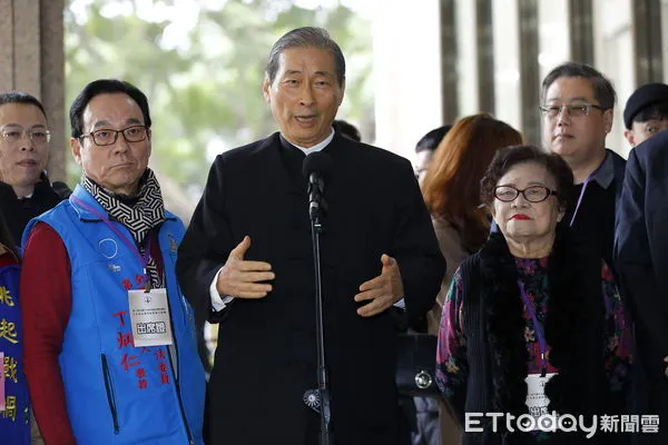 ▲▼2024總統立委大選不分區政黨票號次抽籤20日在中選會舉行,統促黨主席白狼張安樂出席抽籤。(圖/記者湯興漢攝)