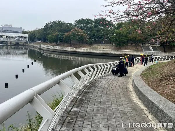 ▲▼高雄愛河驚傳女高職生意外落水。(圖/記者吳世龍翻攝)