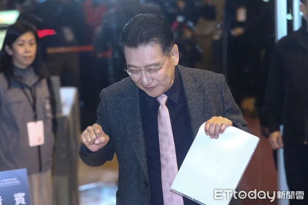 ▲國民黨副總統候選人趙少康出席電視政見發表會。(圖/記者林敬旻攝)