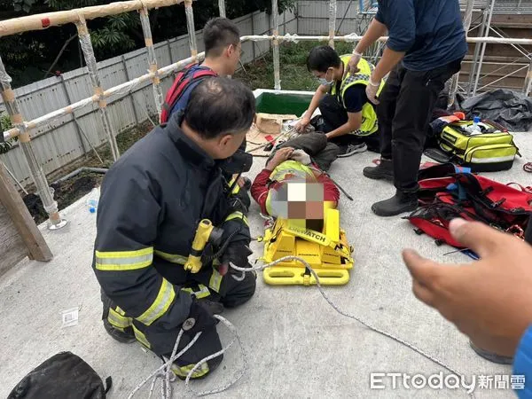 ▲潮州消防分隊豬舍化糞池救援 。(圖/記者陳崑福翻攝)