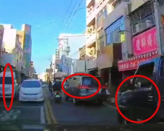 ▲彰化二林鎮斗苑路5段150縣道臨停亂象。(圖/翻攝自二林人的大小事)及Google街景