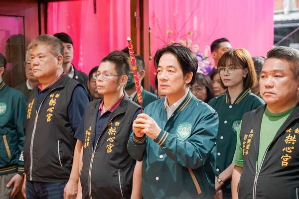 ▲▼賴清德表示,懇請鄉親支持曾柏瑜進入國會為大家服務,支持李坤城建設更進步的三重。。(圖/競總提供)