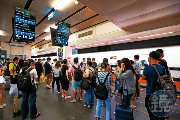 力催青年返鄉投票,陳其邁表示,投票率攸關大選勝敗,青年更是重中之重。(資料照片)