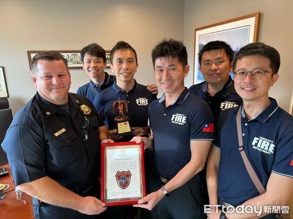 ▲台南市消防局於2023年9月,由災害搶救科科長蔡勝凱帶隊,前往加州參加為期16天之警消消防局ICS指揮幕僚作業及安全管理訓練,並於2日利用局務會報進行考察簡報。(圖/記者林東良翻攝,下同)