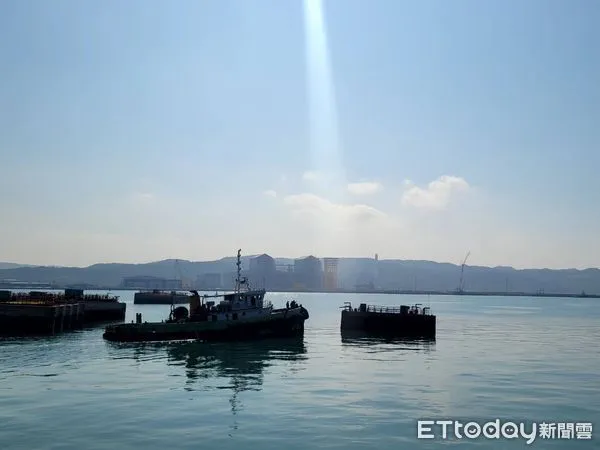 ▲▼ 台北港今發生一起死亡意外,泰籍工人傷重不治。(圖/記者郭世賢翻攝)