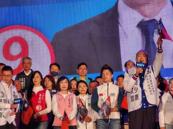 ▲韓國瑜喊棄柯保候