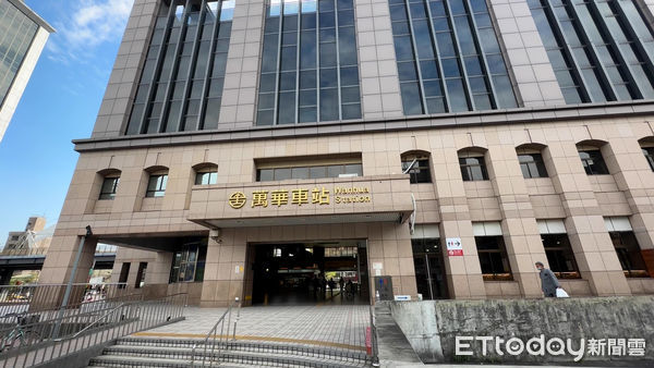 ▲萬華火車站,臺鐵萬華車站,臺灣鐵路管理局縱貫線的鐵路車站,臺北市內唯一沒有與臺北捷運共構的臺鐵車站。(圖/記者謝婷婷攝)