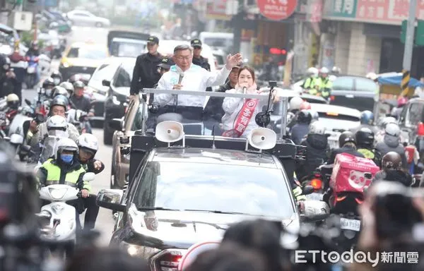 ▲▼柯文哲車隊掃街。(圖/記者黃克翔攝)