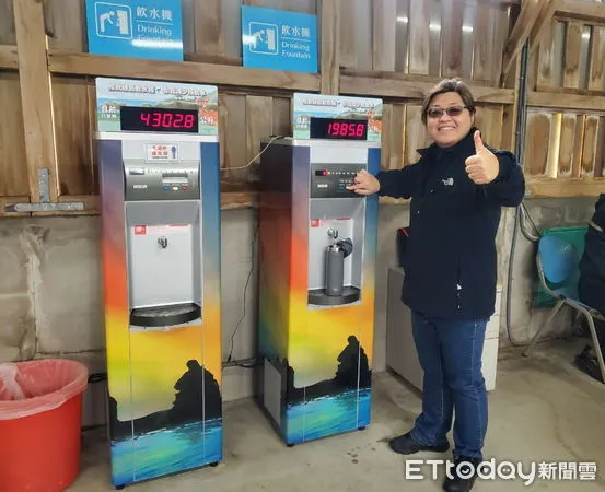 ▲環保局推離島飲用水共享平台,並注入當地特色元素的圖樣。(圖/記者楊漢聲翻攝)