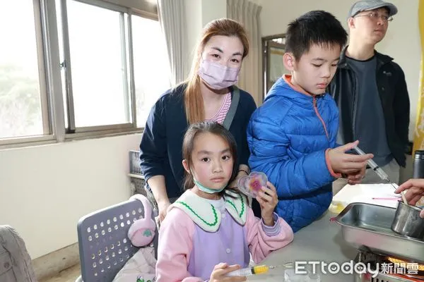 ▲南投縣果凍花製作課程吸引約百名新住民出席參加。(圖/南投縣政府提供,下同)