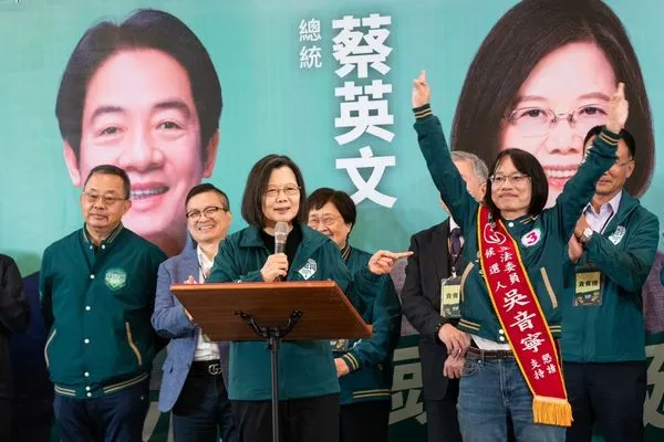 ▲總統蔡英文為吳音寧輔選。(圖/競總提供)