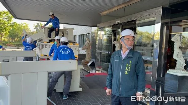 ▲台南市勞工局做工行善團的志工們,完成第250戶房屋修繕,愛心滿滿。(圖/記者林東良翻攝,下同)