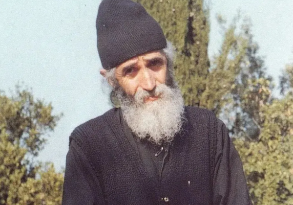 ▲▼被稱為「希臘版」先知的希臘東正教僧侶聖帕納吉（Elder Paisios）。（圖／翻攝自X）