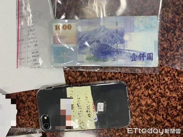 ▲永康分局專案小組一舉查獲張姓車手到案,巧合的是當日正是車手生日,犯嫌只能狼狽在警局過夜慶生。(圖/記者林東良翻攝,下同)