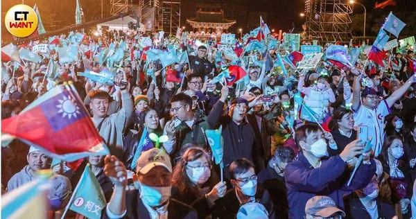 民眾黨支持者。(圖/CTWANT攝)