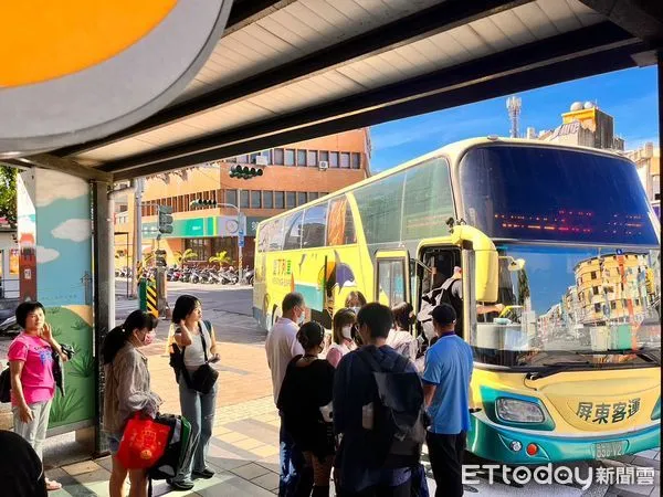 ▲春節返鄉出遊搭乘公共運輸享優惠 。(圖/記者陳崑福翻攝)