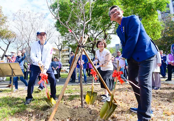▲桃園景福扶輪社櫻花植樹活動