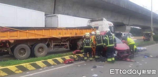 ▲▼ 中壢嚴重車禍 。(圖/記者楊熾興翻攝)