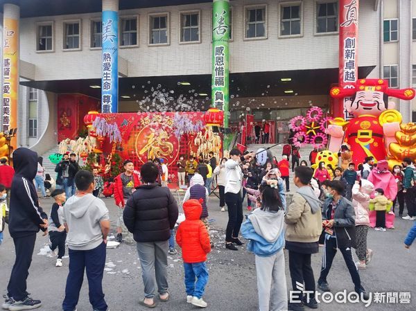 ▲▼ 福添福社會福利基金會 「助你幸福」圍爐餐會 。(圖/記者翁伊森攝)