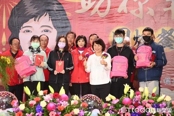 ▲▼ 福添福基金會圍爐餐會 。(圖/記者翁伊森翻攝)