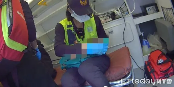 ▲▼ 新北29歲重陽分隊隊員胡郁涵接生嬰兒 。(圖/記者戴上容翻攝)