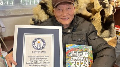 世界最老！陸88歲爺爺「打電玩影片」累積28萬粉　獲金氏紀錄認證