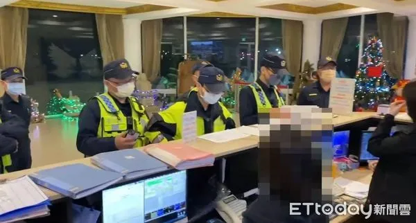 ▲重要節日安維臨檢大掃蕩 金山警分局守護轄區治安。(圖/記者郭世賢翻攝)