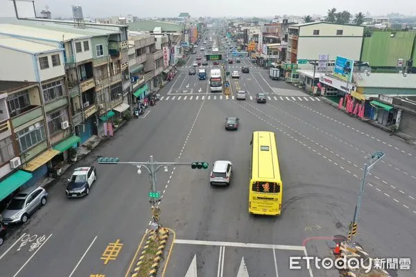 ▲枋寮路段南下車流狀況 。(圖/記者陳崑福翻攝)