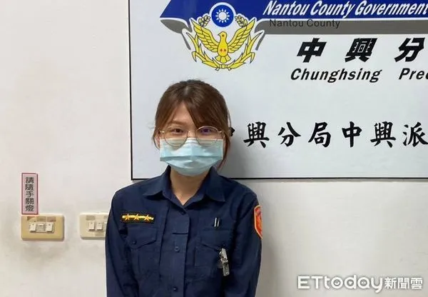 ▲慢飛天使於中興新村走失,中興分局暖警協助他重回家人懷抱。(圖/記者高堂堯翻攝)