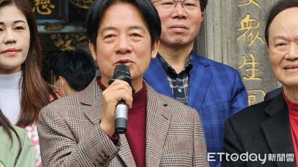 ▲準總統賴清德副總統大年初一到萬華龍山寺參拜,民進黨萬華立委吳沛憶陪同。(圖/記者呂佳賢攝)