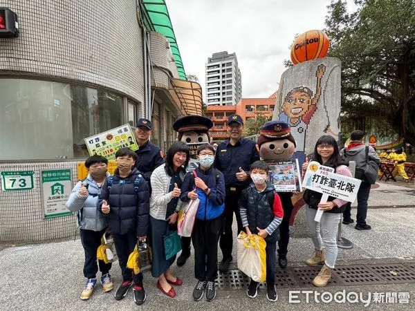 ▲▼ 北投分局開學 。(圖/記者黃宥寧翻攝)