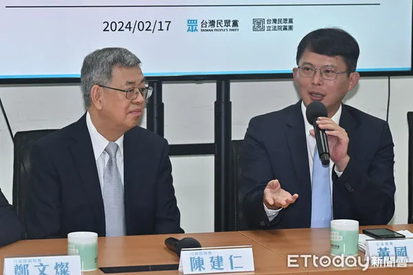 ▲▼行政院陳建仁院長、鄭文燦副院長拜會立法院民眾黨團,民眾黨立法院黨團總召黃國昌出面接待。(圖/記者李毓康攝)