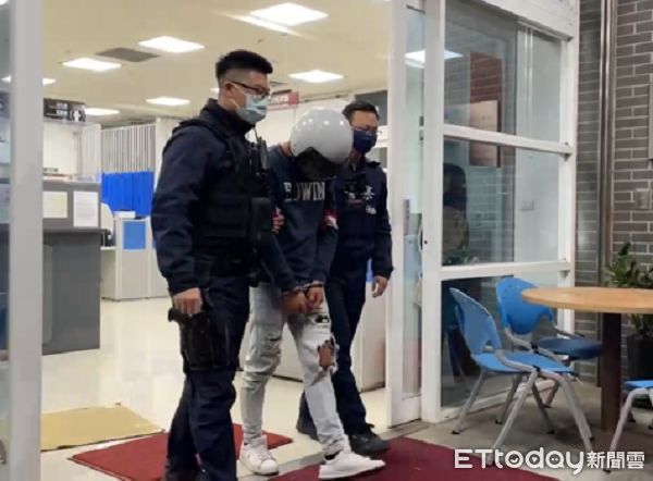 ▲▼將徐嫌依法移送偵辦。(圖/中壢警分局提供)