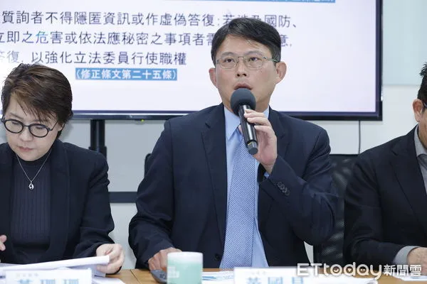 ▲▼民眾黨立院黨團召開國會改革2.0記者會,強調落實責任政治加強制衡監督機制。記者會由民眾黨立委:總召黃國昌、副總召黃珊珊、陳昭姿委員、吳春城委員、麥玉珍委員、張啟楷委員共同召開。(圖/記者湯興漢攝)