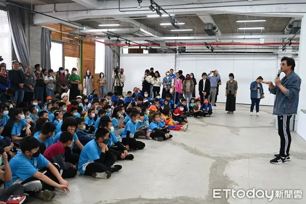 ▲寶桑教育基金會今年再度啟動「文化種子萌芽計畫」,分2梯次為長濱鄉共約350位師生舉辦藝文體驗。(圖/記者楊漢聲翻攝)