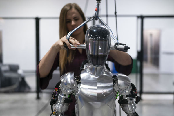 ▲▼貝佐斯和輝達等企業傳出投資Figure AI人形機器人的計畫。（圖／達志影像／美聯社）