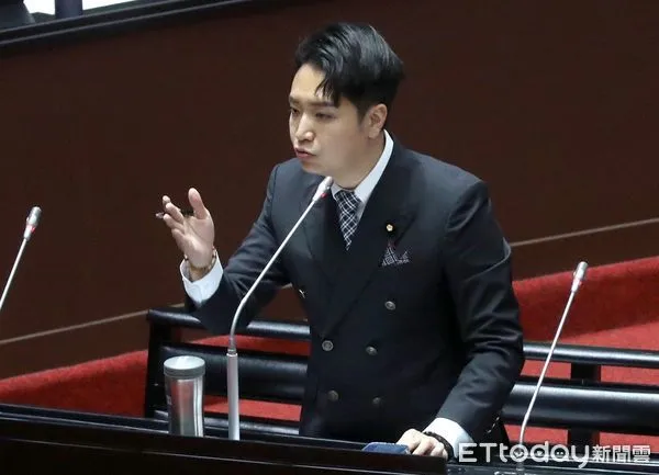 ▲▼行政院長陳建仁赴立法院施政報告及備詢 立法院院會 外交部長吳釗燮 立委羅廷瑋。(圖/記者屠惠剛攝)