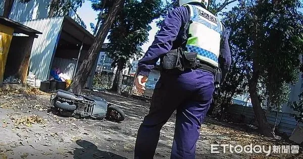 ▲台南市永康分局鹽行派出所警員楊鈞凱,3日上午11時許,發現「五條通」之通緝犯陳姓男子,並尾追緝獲移送歸案。(圖/記者林東良翻攝,下同)