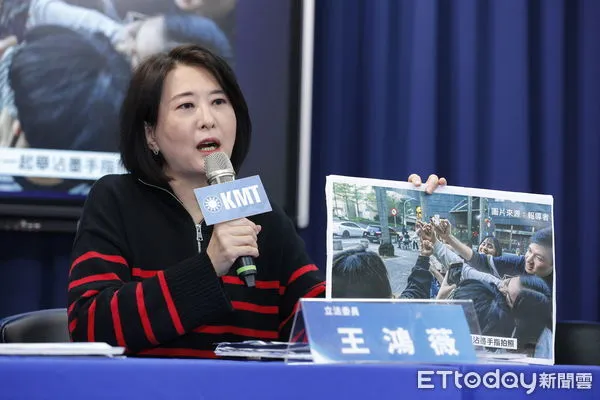 ▲▼國民黨立委許宇甄、王鴻薇、發言人楊智妤召開「抗中保台又來了?違憲擋不在籍投票,民進黨淪民主退步黨!」記者會,抨擊民進黨以中共介選為由阻擋不在籍投票修法。(圖/記者湯興漢攝)